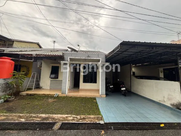 image RUMAH KOMPLEKS PARIS ROYAL RESIDENCE DENGAN ONE GATE SYSTEM 24 JAM (1)