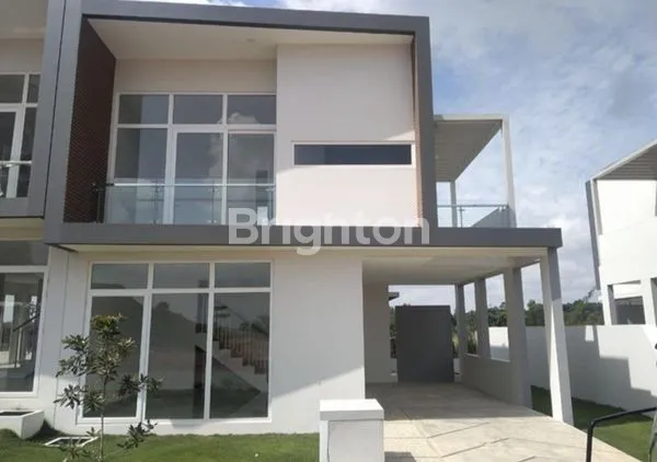 RUMAH BARU 2 LANTAI DI KAWASAN HUNIAN PREMIUM DI KOTA BATAM, MEMILIKI KONSEP RESORT LIVING YANG MEMADUKAN KENYAMANAN HUNIAN DENGAN KEINDAHAN ALAM TROPIS DAN AKSES INTERNASIONAL YANG STRATEGIS
