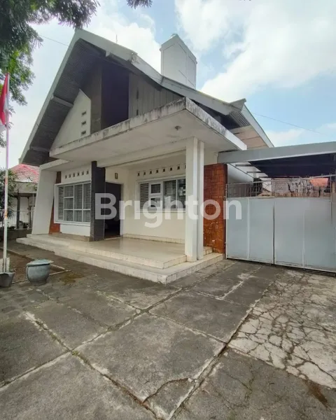 image RUMAH KOLONIAL SUPER STRATEGIS ORO ORO DOWO  IJEN KOTA MALANG (1)