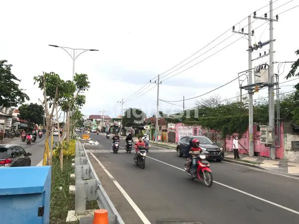 image TANAH LOKASI SANGAT STRATEGIS DAN KOMERSIAL (1)
