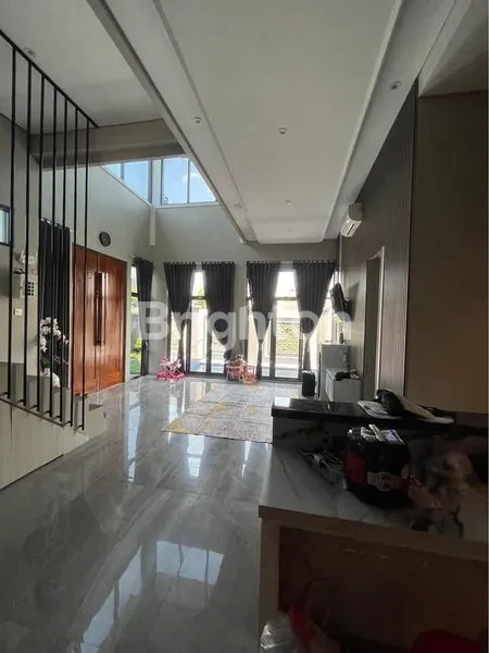 image RUMAH GRAHA SURYANATA BENOWO MEWAH ADA KOLAM RENANG (5)