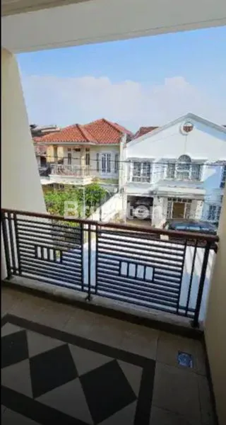 image RUMAH CANTIK DAN MEWAH 2 LT DI JOGLO. (7)