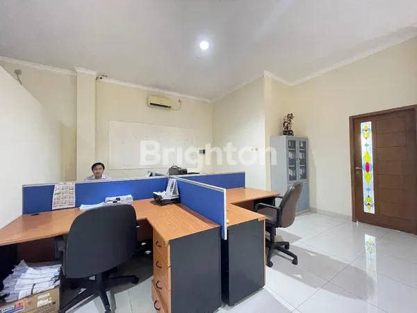 image RUMAH KANTOR 3 LANTAI COCOK UNTUK KOST KEBON JERUK JAKARTA BARAT (3)