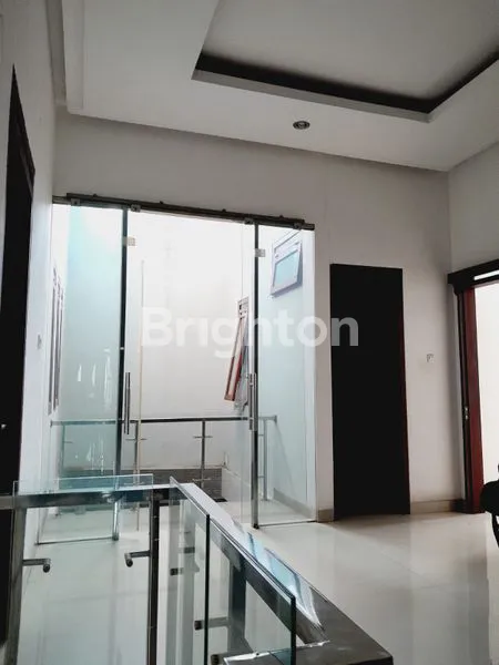image RUMAH SIAP HUNI DENGAN KITCHEN SET MINIMALIS DI MEKAR WANGI BANDUNG (2)