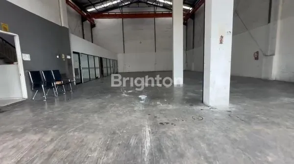 image DIJUAL GUDANG 2 LANTAI + KANTOR, KAPUK PETERNAKAN, JAKARTA UTARA, 436 M², AKSES KONTAINER – JUAL 11M / SEWA 600JT (7)