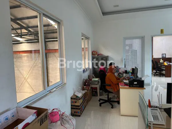 image DIJUAL GUDANG 2 LANTAI + KANTOR, KAPUK PETERNAKAN, JAKARTA UTARA, 436 M², AKSES KONTAINER – JUAL 11M / SEWA 600JT (8)
