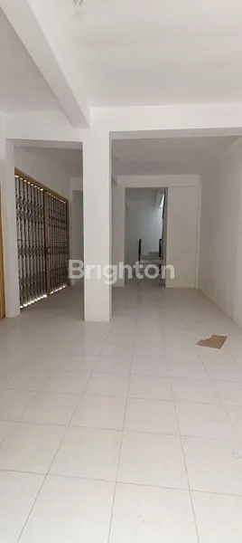 image RUKO 2 LANTAI STRATEGIS DEKAT UBAYA DAN PETRA DI MANYAR JAYA (2)