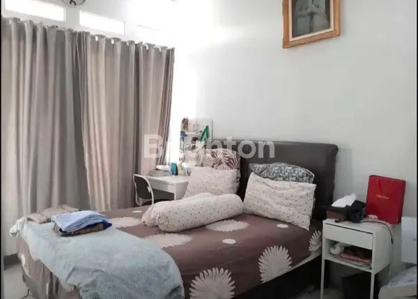 image DIJUAL RUMAH CANTIK 2 LANTAI LOKASI STRATEGIS  (5)