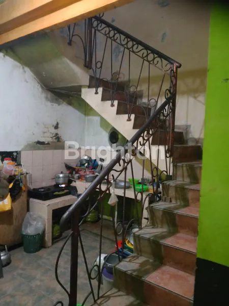 image RUMAH KONTRAKAN 2 LANTAI ISI 12 PINTU DI JUAL (4)
