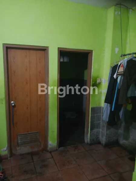 image RUMAH KONTRAKAN 2 LANTAI ISI 12 PINTU DI JUAL (8)