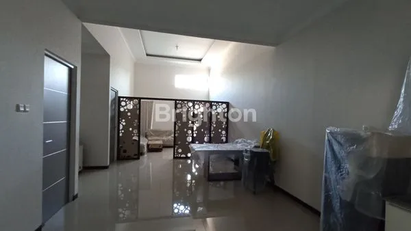 image RUMAH DI PERUMAHAN SUKOLILO DIAN REGENCY 2, JALAN SUKOLILO MULIA, FULL FURNISH SIAP HUNI (6)