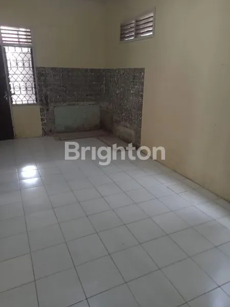 image RUMAH PERMANEN DI TENGAH KOTA (2)