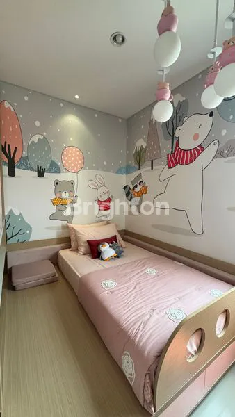 image LILY 6X15 BY PARAMOUNT PETALS (6)