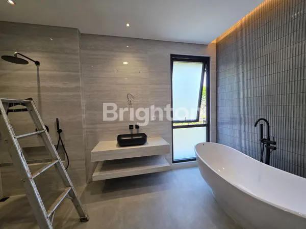 image RUMAH MEWAH, BANGUNAN MANDIRI, BSD CITY (8)