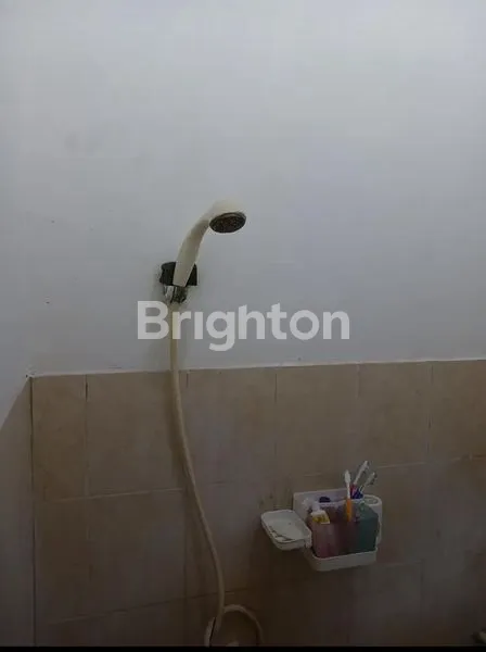 image RUMAH KAMPUNG SANGAT STRATEGIS DI CIPONDOH TANGERANG (4)