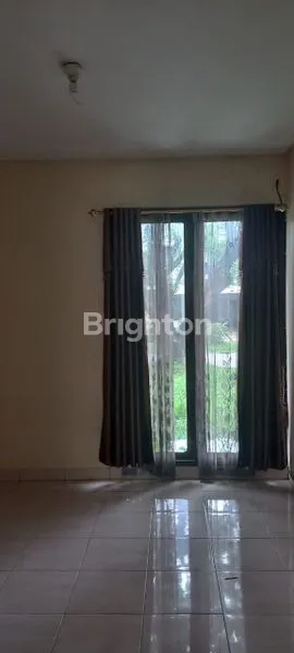 image HUNIAN TROPIS MODERN DI JABABEKA 2<br />
TROPICANA RESIDENCE – 2 LANTAI, SHM, HARGA FLEKSIBEL! (5)