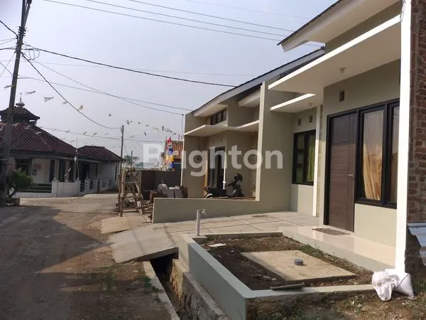 image TINGGAL 4 UNIT LAGI RUMAH GRIYA ASRI MARGAHURIP BANJARAN KABUPATEN BANDUNG (3)