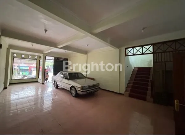 image RUKO 2 LANTAI STRATEGIS DEKAT PASAR BULULAWANG MALANG COCOK UNTUK USAHA, KANTOR  DAN RUMAH TINGGAL (3)