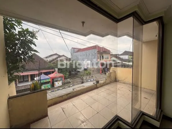 image RUKO 2 LANTAI STRATEGIS DEKAT PASAR BULULAWANG MALANG COCOK UNTUK USAHA, KANTOR  DAN RUMAH TINGGAL (7)