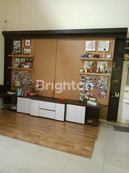 image RUMAH MEWAH 2 LANTAI PESONA KAHYANGAN JUANDA DISEWAKAN (5)