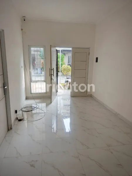 image JUAL RUMAH SEMI FURNISHED SHM 3 KAMAR GRAND KENCANA ONE CIATER SERPONG TANGERANG SELATAN (4)