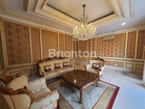 image RUMAH MEWAH 2LT FULL FURNISH DI INTERCON - 800M2 PREMIUM AREA (3)
