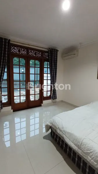 image RUMAH MEWAH DENGAN KOLAM RENANG KEMANG, JAKARTA SELATAN (4)