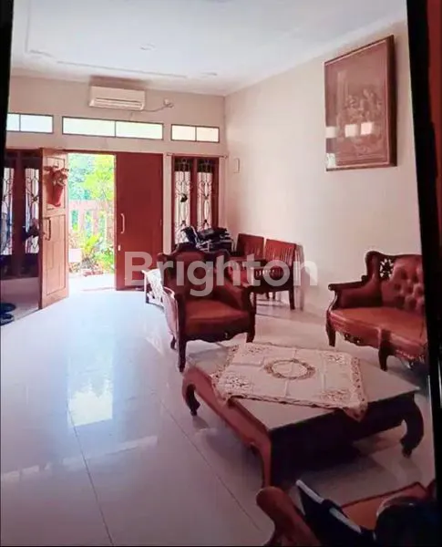 image DIJUAL CEPAT RUMAH 2 LANTAI (2)