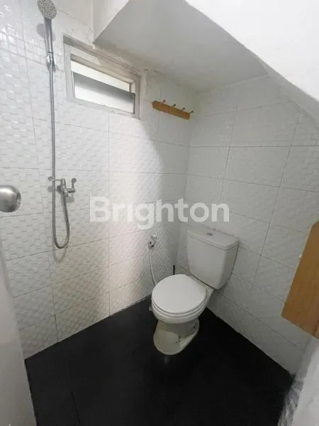 image RUMAH HOOK MODERN 2 LANTAI DI SARUA VIEW - DEKAT BSD & STASIUN (8)