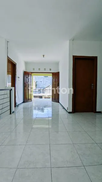 image RUMAH SIAP HUNI HARGA NEGO DI DAERAH IKAN-IKAN KOTA MALANG<br />
<br />
 (5)