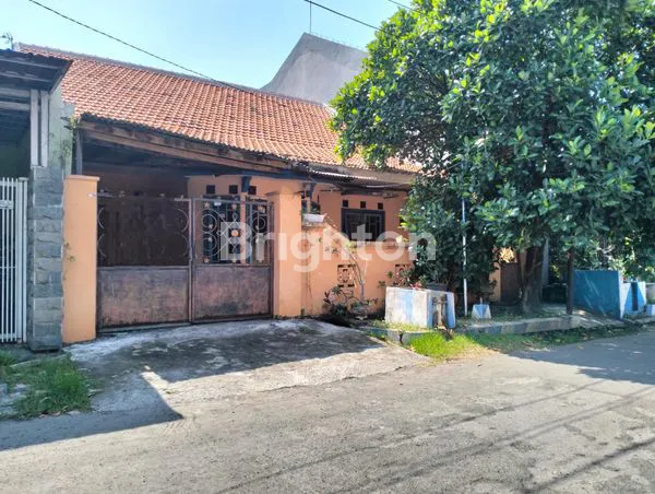image DIJUAL RUMAH MEDOKAN ASRI TENGAH LUAS 210 M2 (1)