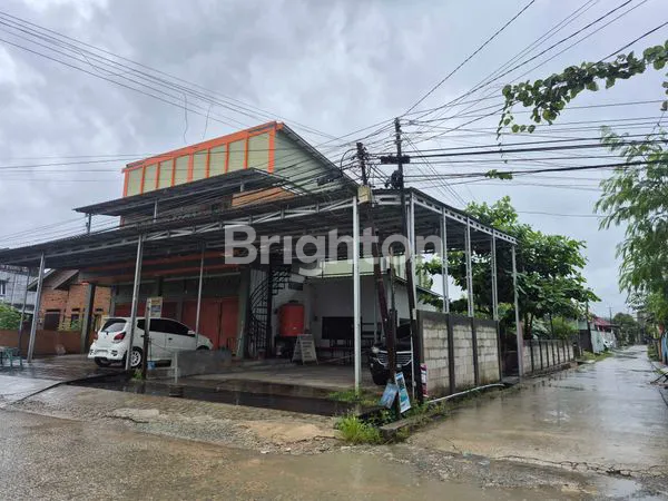 image RUKO 2 LANTAI STRATEGIS DI DEPAN JALAN UTAMA – PARKIR LUAS UNTUK 15 MOBIL! (3)