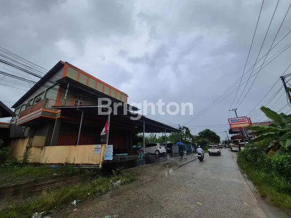 image RUKO 2 LANTAI STRATEGIS DI DEPAN JALAN UTAMA – PARKIR LUAS UNTUK 15 MOBIL! (4)