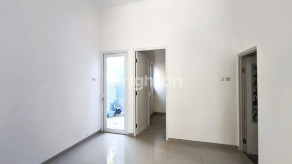 image RUMAH BARU MINIMALIS HUK DEPAN TAMAN DI GADING GRIYA LESTARI 2 LANTAI  (6)