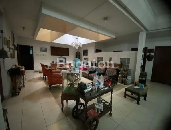 image RUMAH CANTIK 2 LANTAI SIAP.HUNI KEBON JERUK (8)