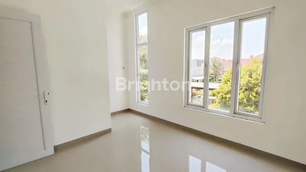 image RUMAH BARU MINIMALIS DEPAN TAMAN DI GADING GRIYA LESTARI 2 LANTAI (8)