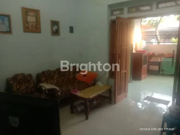 image JUAL CEPAT RUMAH 1 LANTAI STRATEGIS TERAWAT DI PUSAT KOTA JOMBANG (2)