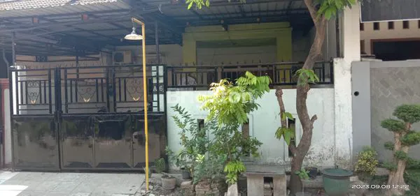 image JUAL CEPAT RUMAH 1 LANTAI STRATEGIS TERAWAT DI PUSAT KOTA JOMBANG (1)