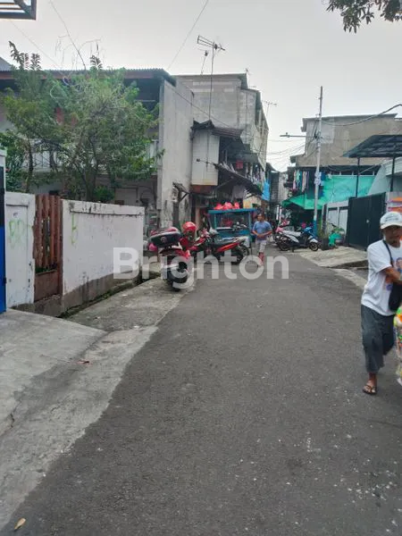 image RUMAH KONTRAKAN 14 PINTU DI PULO GADUNG JAKARTA TIMUR (2)