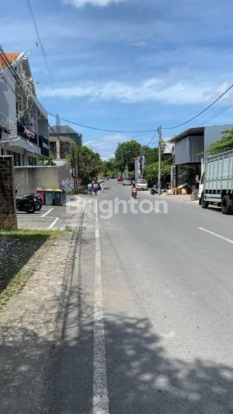 image DIJUAL TEMPAT USAHA BEKAS KAFE DI KEROBOKAN – 2,5 ARE, SHM, LOKASI STRATEGIS (2)