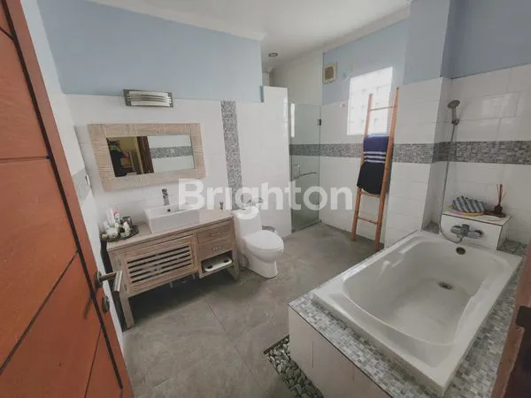 image RUMAH 4 LANTAI FURNISHED DI JALAN RAYA UMA BULUH – FREEHOLD SHM (5)