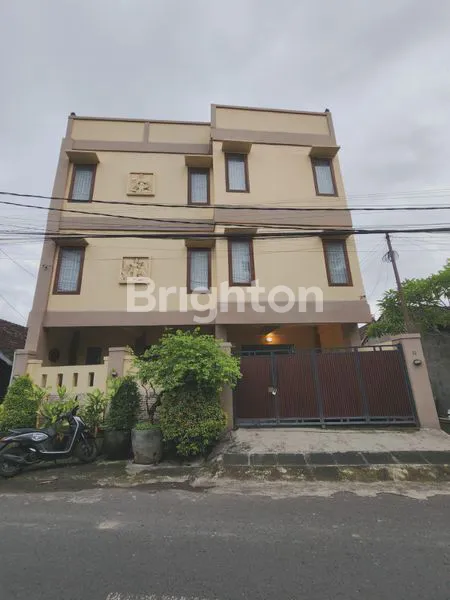 image RUMAH 4 LANTAI FURNISHED DI JALAN RAYA UMA BULUH – FREEHOLD SHM (8)