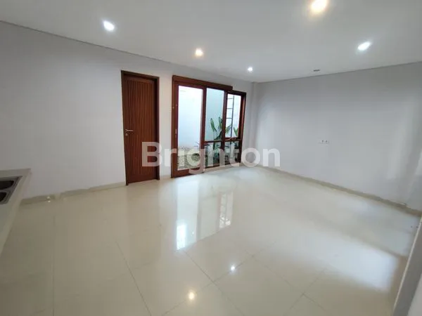 image FOR RENT RUMAH SEMI VILLA AREA RENON  (8)