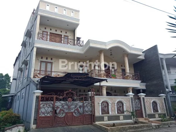 image RUMAH KLASIK DAN HANGAT DI CIPUTAT – HUNIAN HANGAT UNTUK KELUARGA (1)