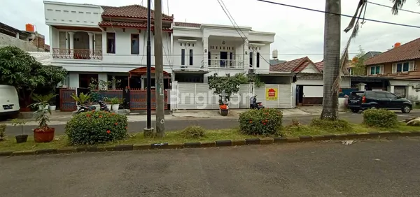 image RUMAH DEPAN JALAN BOULEVARD, LUAS DAN AKSES MUDAH, DI CIPULIR (1)