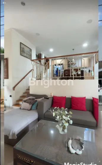 image RUMAH 2,5 LANTAI KARYA ARSITEK – ADEM, NYAMAN! ASRI & HOMEY DI NUSALOKA (5)