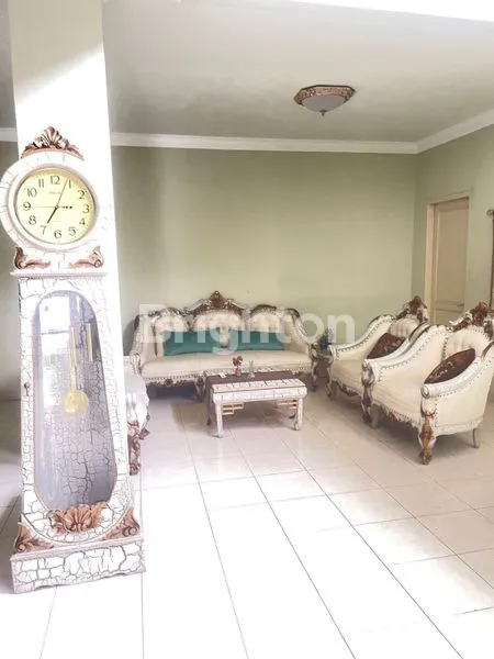 image DI SEWAKAN : RUMAH 2 LT DI KOTA WISATA, CIBUBUR. LOKASI STRATEGIS DAN NYAMAN. (4)