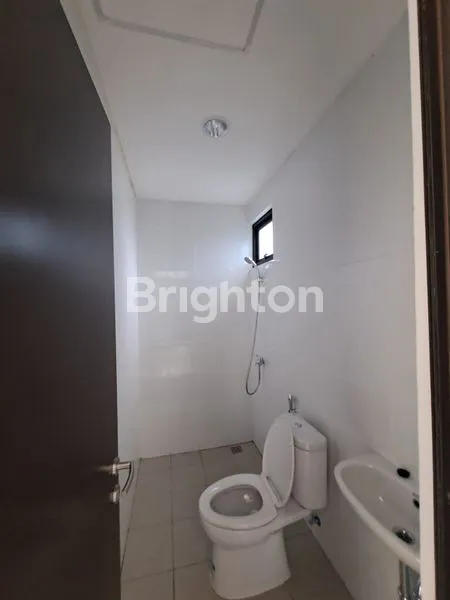 image RUMAH CLUSTER 3 LANTAI DI JAKARTA GARDEN CITY CLUSTER MAHAKAM SIGNATURE CAKUNG JAKARTA TIMUR (6)