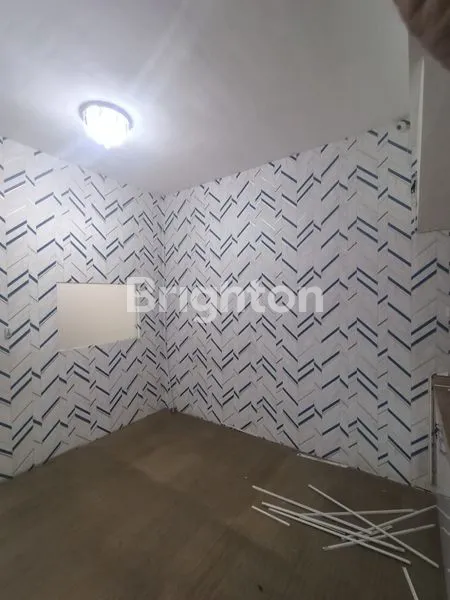 image RUKO UNIT 2 LANTAI LOKASI STRATEGIS AREA SEMINYAK,BADUNG-BALI (3)