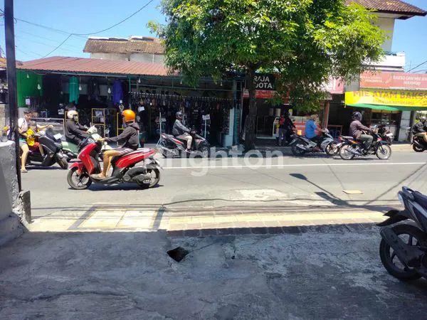 image TOKO 1 LANTAI PREMIUM DI MONANG MANING (8)